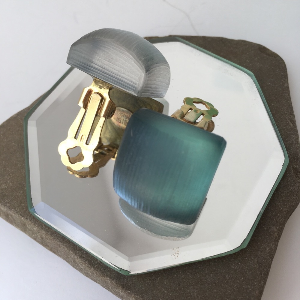 Alexis Bittar Turquoise Aqua Blue-Green Opalescent Frosted Lucite Clip Earrings - Picture 8 of 11